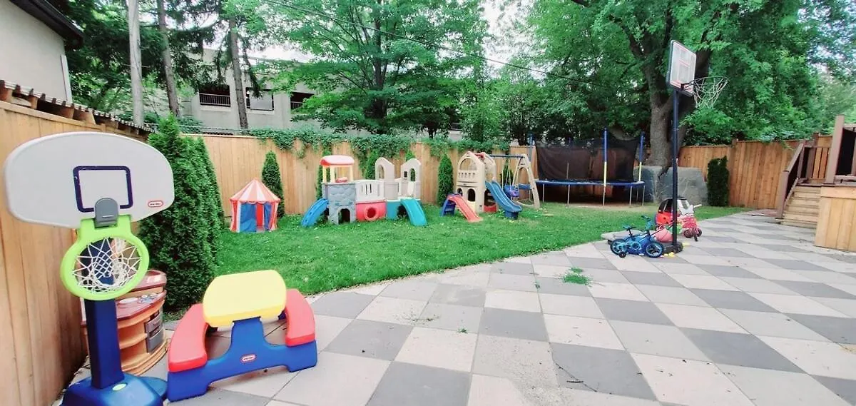 Comfortable Room In Toronto Next To Yorkdale Mall Bed & Breakfast