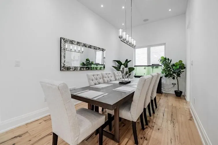 Bed & Breakfast Comfortable Room In Toronto Next To Yorkdale Mall Canada